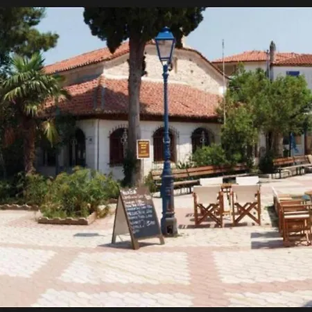 Alex Апартаменты *